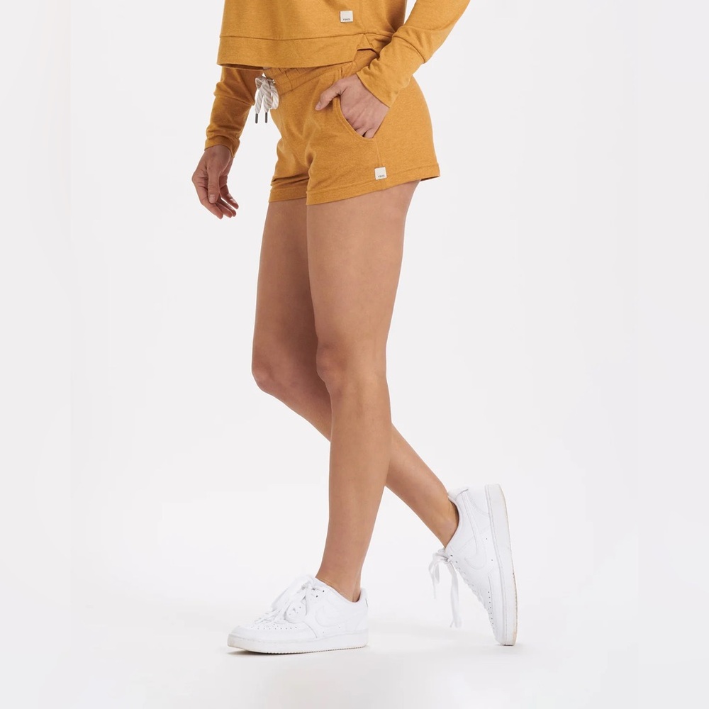 NWT Vuori Halo Performance Short Flax Heather